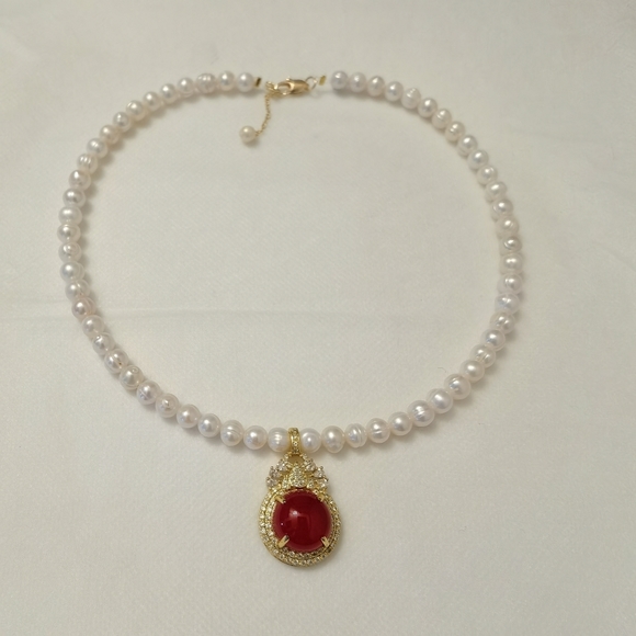 Pearl necklace with red agate pendant. - Picture 6 of 6